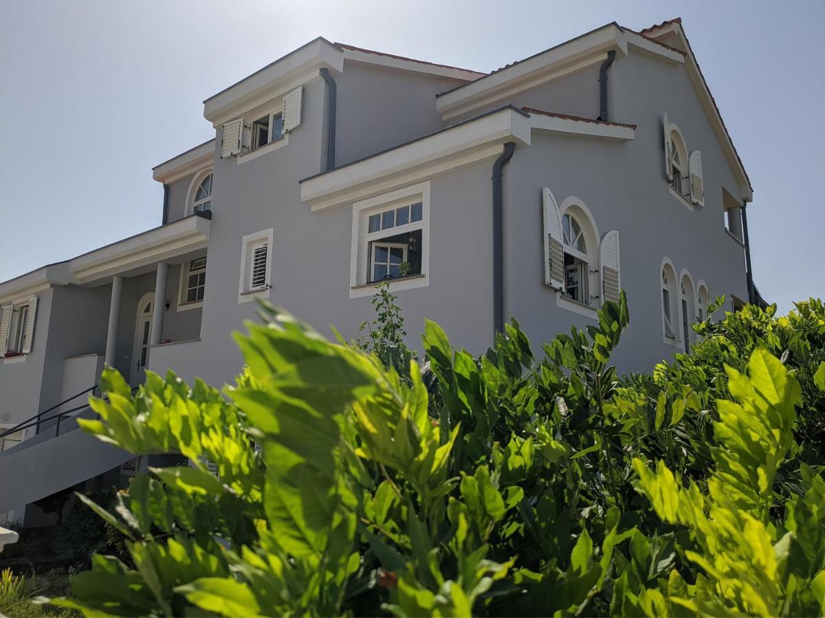 Villa Triton Vinkuran Bagian luar foto