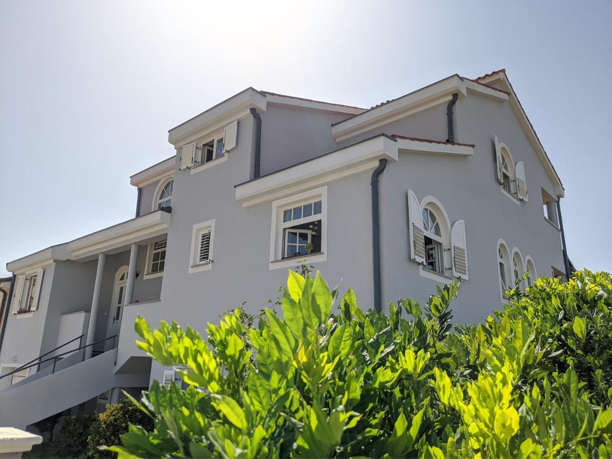 Villa Triton Vinkuran Bagian luar foto