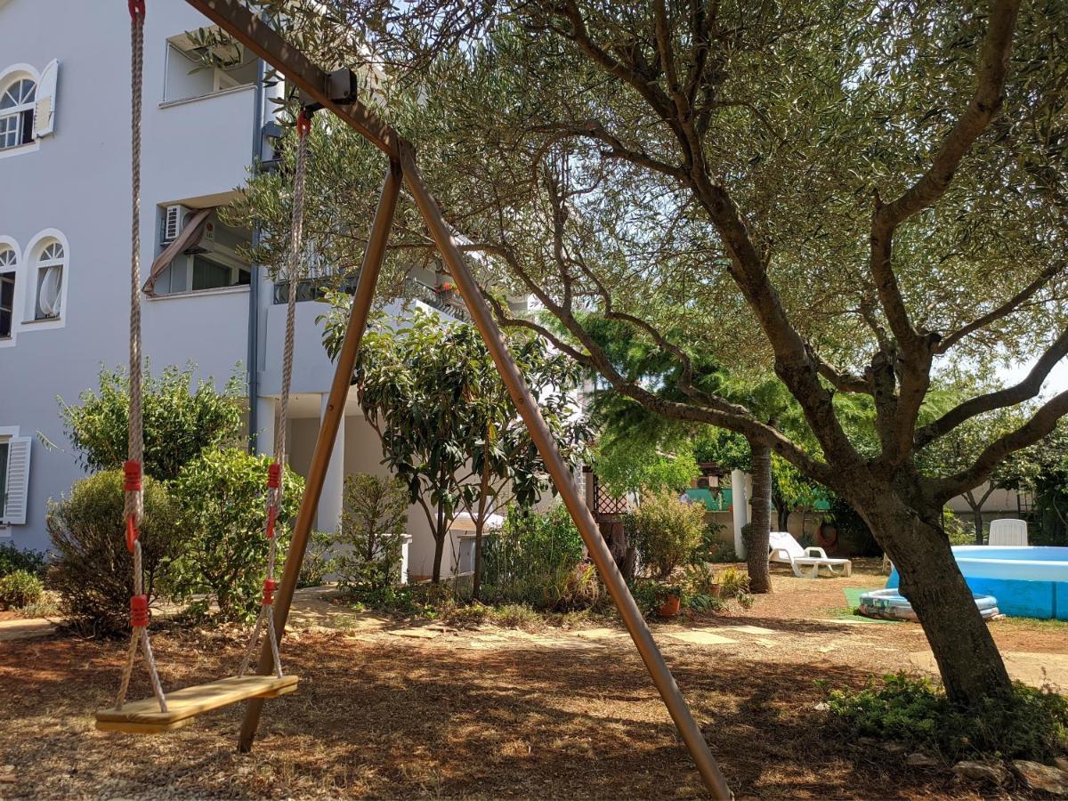 Villa Triton Vinkuran Bagian luar foto